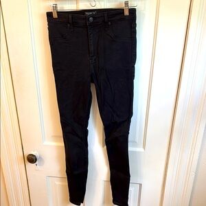 Abercrombie & Fitch // Simone High Rise Jean Black Jean Legging